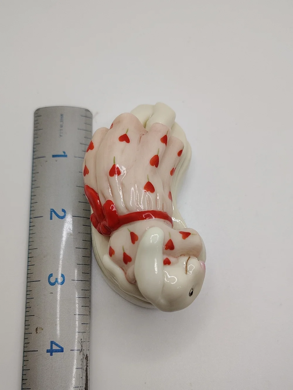 Paris Bottman Ceramic Bunny Trinket Box in Cream and Red Hearts